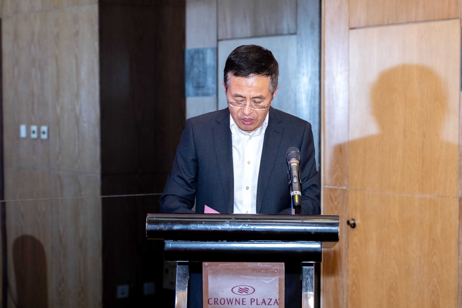 �������ʹ���-׷�󿵽�,����һ������