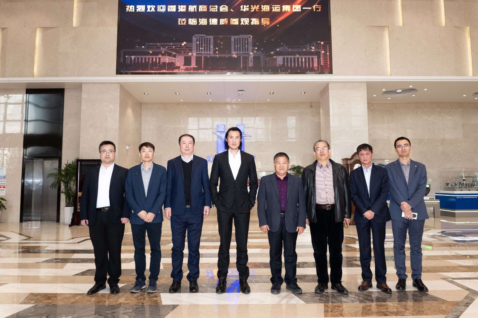 �������ʹ���-׷�󿵽�,����һ������